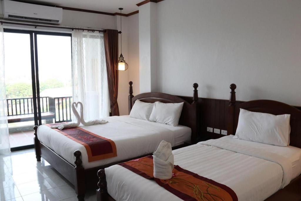 Thavisouk Riverside Hotel Vang Vieng Exterior foto